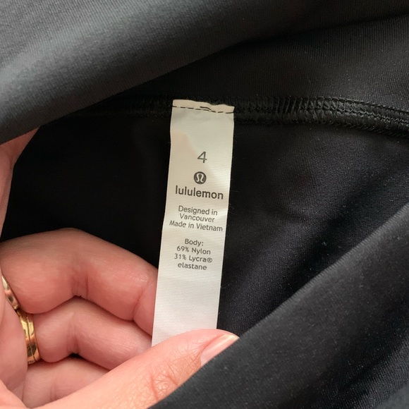 LULULEMON LEGGING BNWOT SIZE 4 - Picture 4 of 4